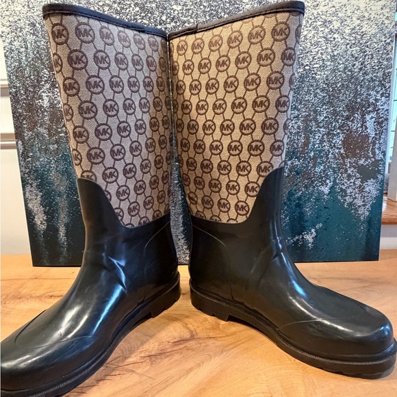 Michael Kors MK Logo Mid-Calf Dark Green & Brown Rain Boots - Picture 4 of 9